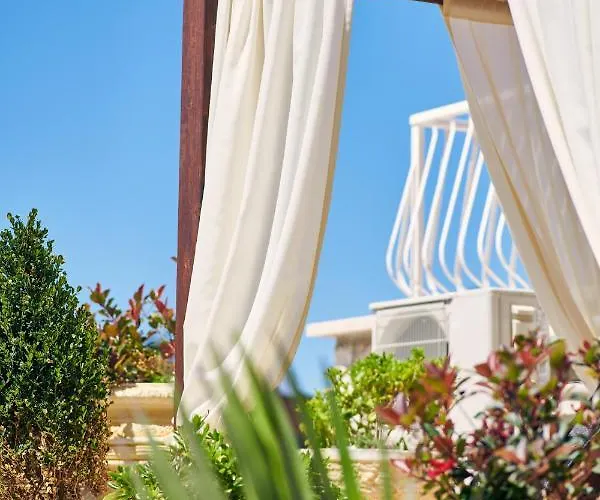 Rhea Silvia Lägenhet *